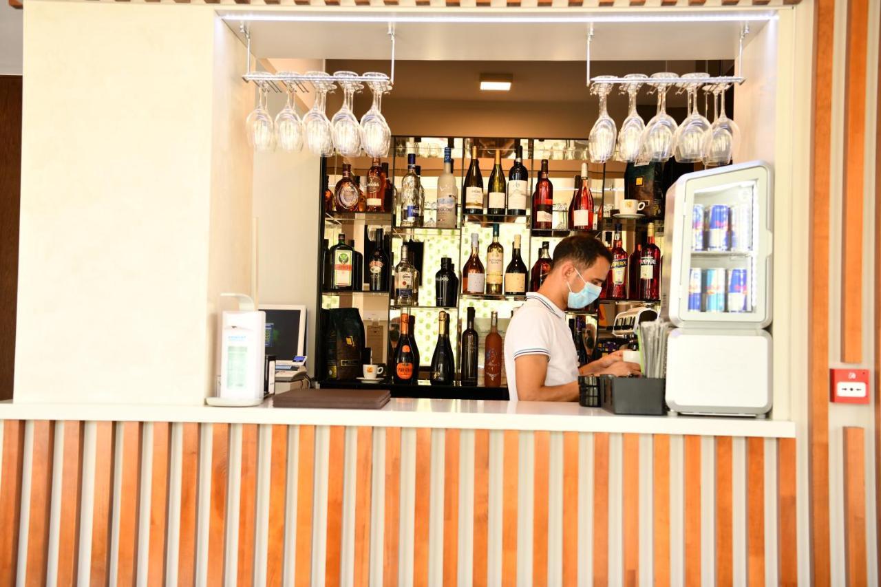 Quartz Boutique Hotel Mamaia Buitenkant foto